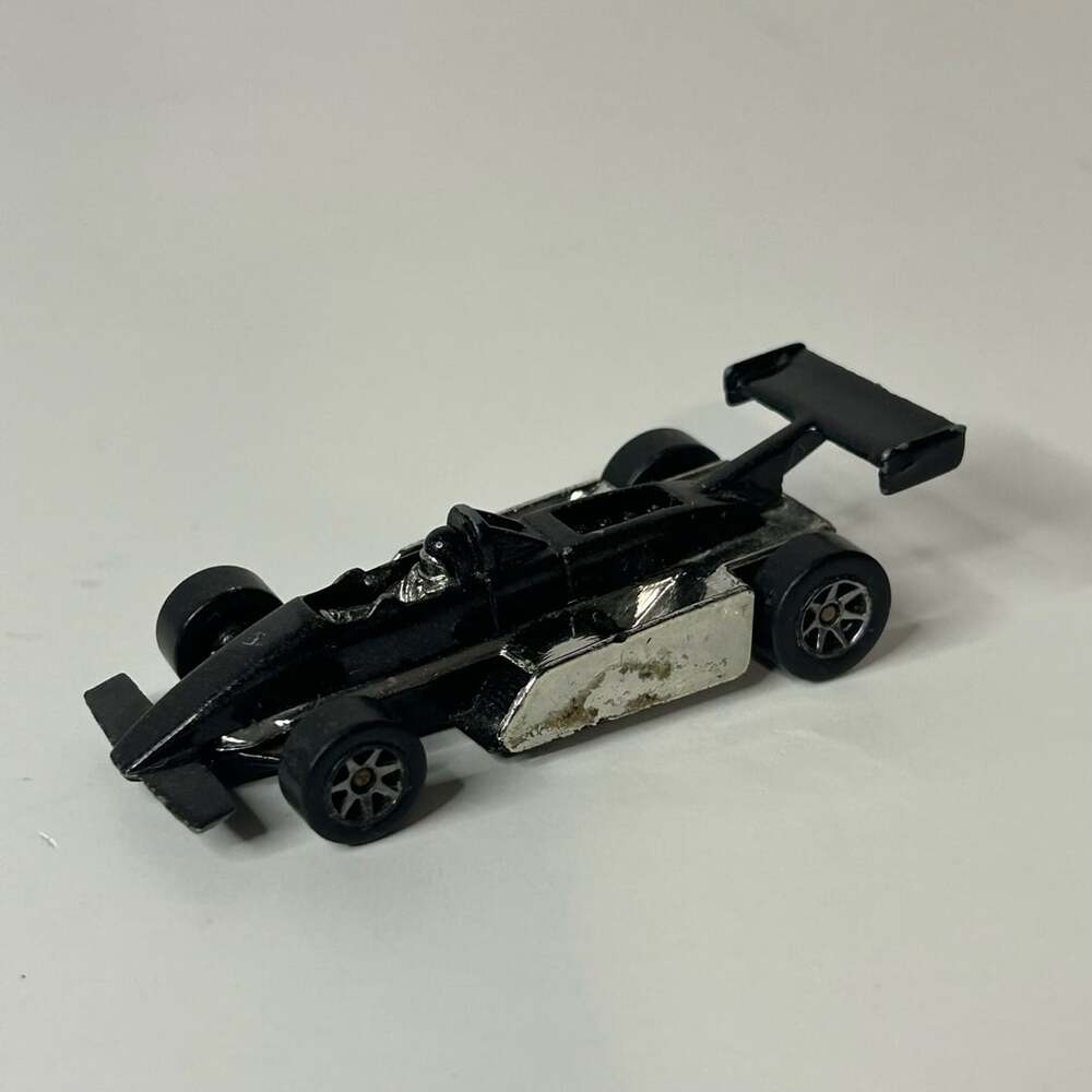 Hot Wheels Thunderstreak Indy Formula 1 Race Car Black and Chrome Diecast